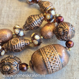 BR0009: Warm, aards en uniek - de ketting die overal bij past !