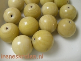 GB 111  Rond beige opaque, 16mm #India Lampwork#