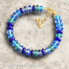 TU0076: Armbandje met zelfgemaakte glaskralen