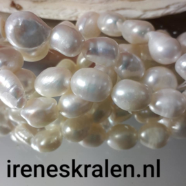 Gwit 014: Zoetwaterparel Natuurlijk Wit, ca 10mm (klein gat)