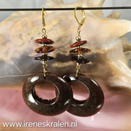 BR0016: Silky donkerbruine oorbellen