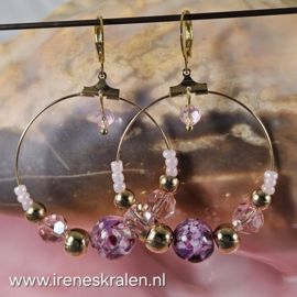 RZ 0040: Oorbellen Roze Ringen met lampwork eraan