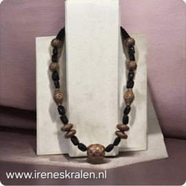ZW0012A: Lange ketting Zwart en Koperkleur, 70cm
