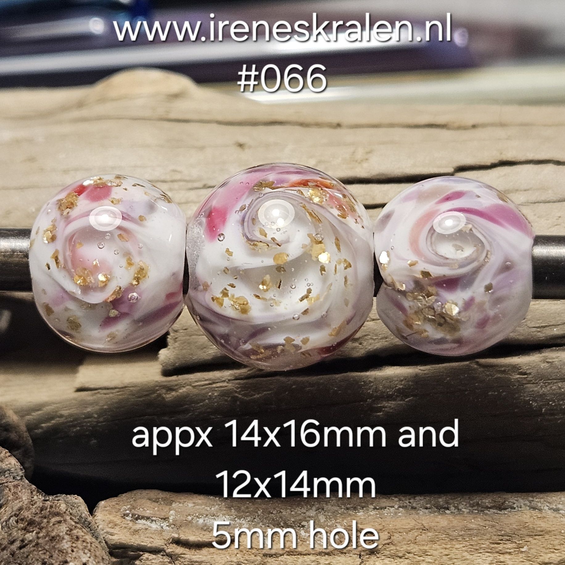 IKRZ0066: Set van 3x GrootGatKraal Wit/Roze & GoudVlokken (5mm gat)