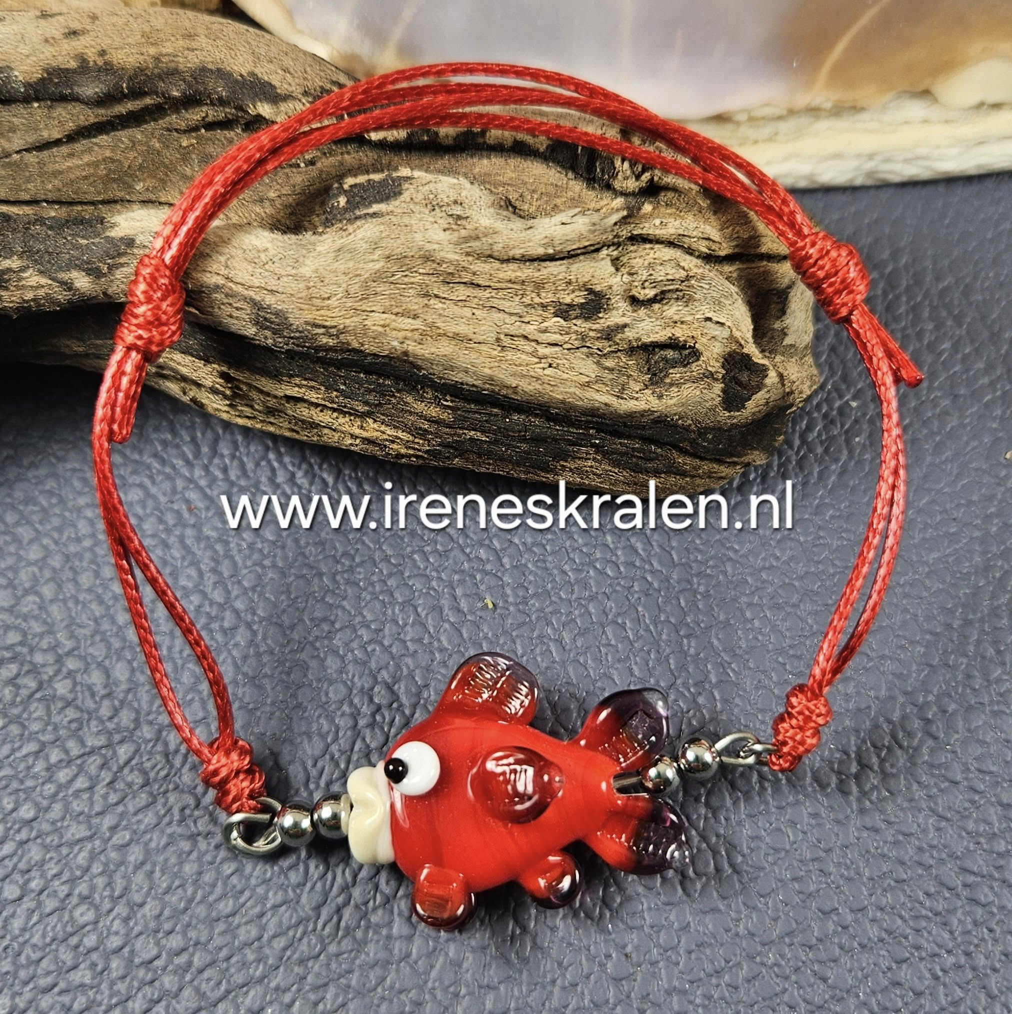 RD 0017: Armbandje zelfgemaakte glas-vis