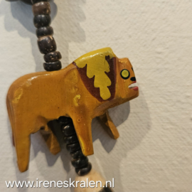 BR0027: HalfLange ketting houten kralen