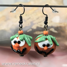 OR 0013: Lampwork Oorbellen met Pompoenen glas homemade