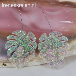 BDR 0006: Tropische Bladeren op een nietstift, ca 40mm