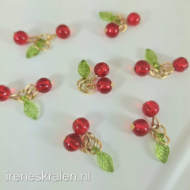 BDM 0002: Bedeltje trosje Kersen, ca 20mm