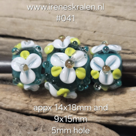 IKOC0053: Set van 3x GrootGatKraal Teal Bloemen (5mm gat)
