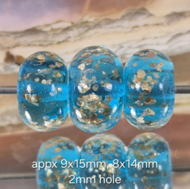IKOC0063: Set van 3 Aqua Kralen met GoudVlokken, 9x15 en 8x14mm