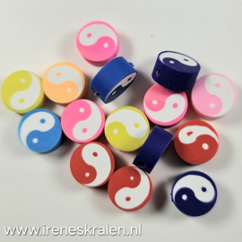 GMu 009: Zakje siliconenkralen YingYang, ca 9x9x4mm
