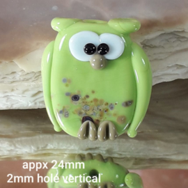 IKGR0190: Owl DoubleSided PeaGreen, appx 24mm