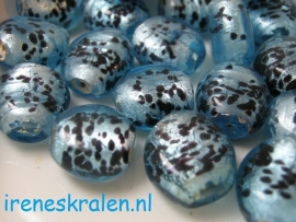 GAq430: Zilverfolie-kraal lichtaqua met zwarte spikkels, 15x14mm #India Lampwork#