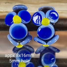 IKBL0043: Set van 2x GrootGatKraal Bloemen, ca 8x16mm