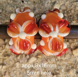 IKOR020: Set van 2x GrootGatKralen Oranje (5mm gat)