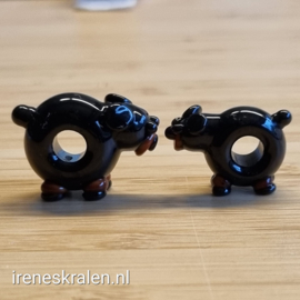 IKZW0019: GrootGatKraal Rottweiler, basiskraal 7x14mm (links op foto)