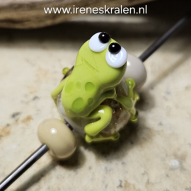 IKBR0021: Set van 3 kralen met Kikker Cafe au Lait & Goudglitter