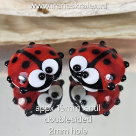 IKRD0021: DuoSet LieveBeesten, ca 19mm lentil dubbelzijdig