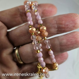 RZ 0003: Armband lichtroze/zalm/goudkleur, ca 19cm