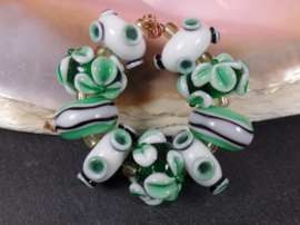 IKGR0035: BeadSet White & Emerald, appx 9x16mm