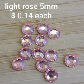 Plaksteen Light Rose 5mm Swarovski