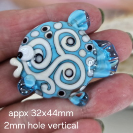 IKOC0036: Grote VisKraal Turquoise DubbelZijdig, ca 32x44mm