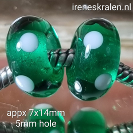 IKGR0024: Set van 2x GrootGatKraal Groen met stipjes, ca 7x14mm