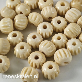 Gwit 003: Benen Kraaltje met Ribbel Naturel, ca 6x8mm