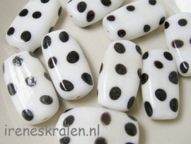 Gwit 200 Oblong wit/zwart 24x14mm #India Lampwork#
