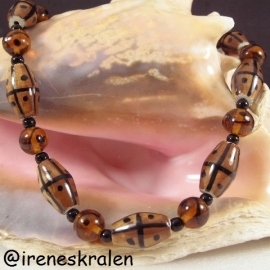 BR0095: Mooie ketting Bruin Keramiek