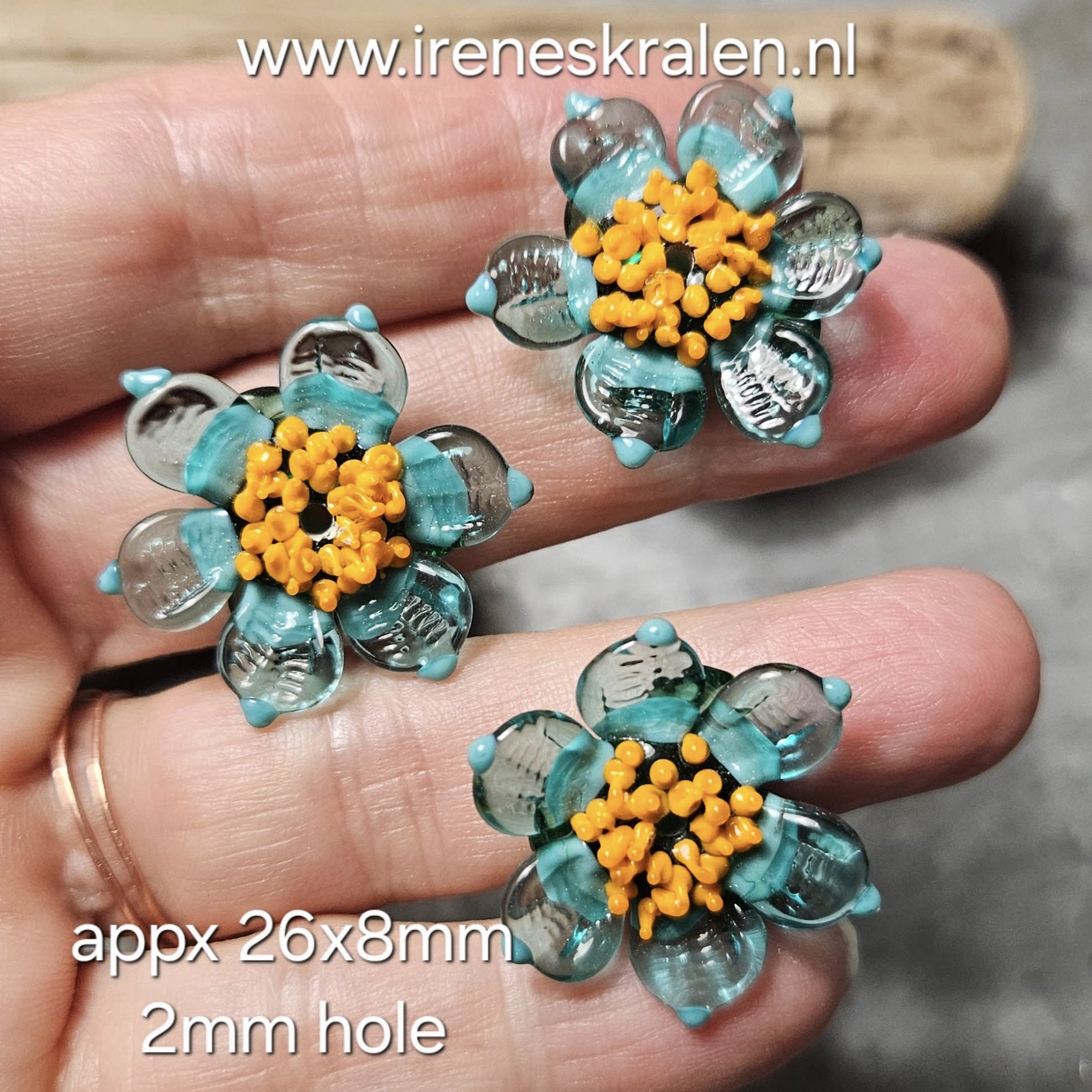 IKOC0034: Set van 3 Bloemen Teal/Oranje, ca 26x8mm