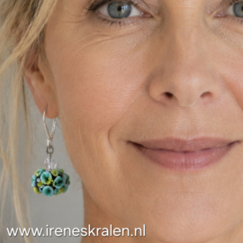 GR002:  Lampwork Oorbellen met Bloemen