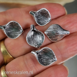 KraalKap 024: BeadCap Flower/BloemKelk metal 18x13mm