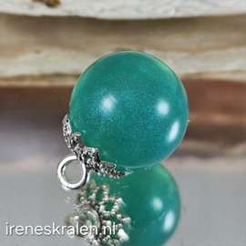 TU0044: Hangertje GroenigTurquoise epoxy, ca 15mm