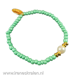 TU0008: Armbandje met glaspareltje, ca 19cm