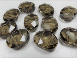 Gzwt 005: Facet Geslepen Plat Ovaal met 2 gaatjes, ca 15x11x5mm