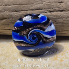 IKBL0011: Grote Lentil Kraal Blauw met Aventurijn ! ca 23mm