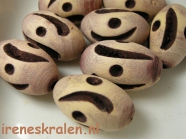 GB 170  Handgemaakte houten kraal ovaal, 26x14mm