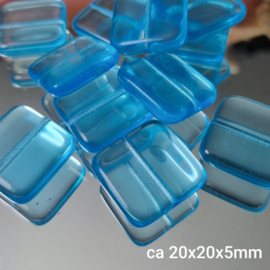 GAq014: Plat Vierkant Aqua transparant, ca 20x20x5mm