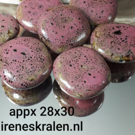 Groze 085: Keramiek Kraal Groot Onregelmatig Rond, ca 28x30x10mm *