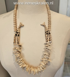 BR0023: Halflange ketting hout Giraffen
