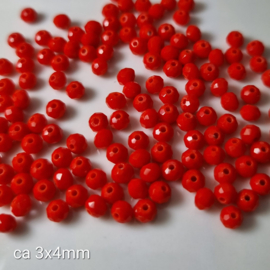 Grd 025: Facet HelRood/BrightRed 3x4mm *