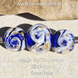 IKBL0128: Set van 3x GrootGatKraal Kobalt & Goudvlokken (5mm gat)