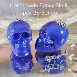 BDR 0076: Homemade Skull Epoxy Blauw, ca 25-30mm