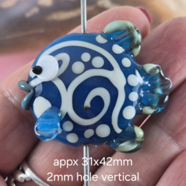 IKOC0062: Grote Vis-Kraal Turquoise/Petrol?  ca 31x42mm