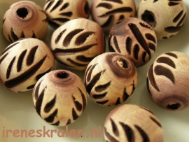 GB 120 Handgemaakte houten kraal bruin/roodbruin, 18x16mm