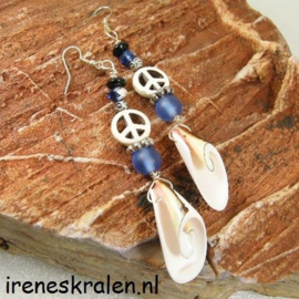 BL0006: Oorbellen met schelp