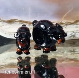 IKZW0019: GrootGatKraal Rottweiler, basiskraal 7x14mm (links op foto)