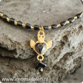 ZW0001: Eenvoudige zwarte ketting met hart-hanger